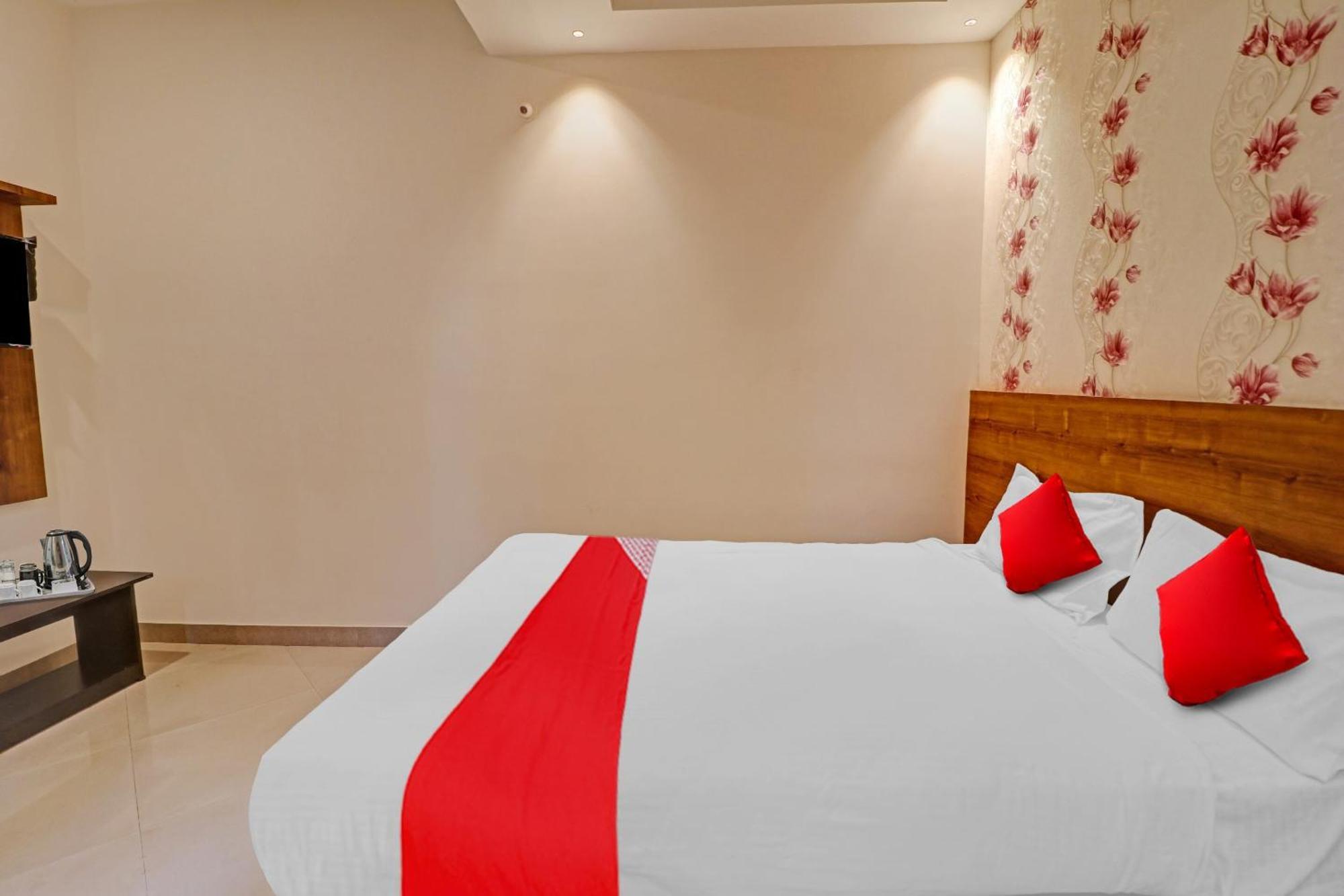 Hotel O Formula Vanivilasa Puram Exterior photo