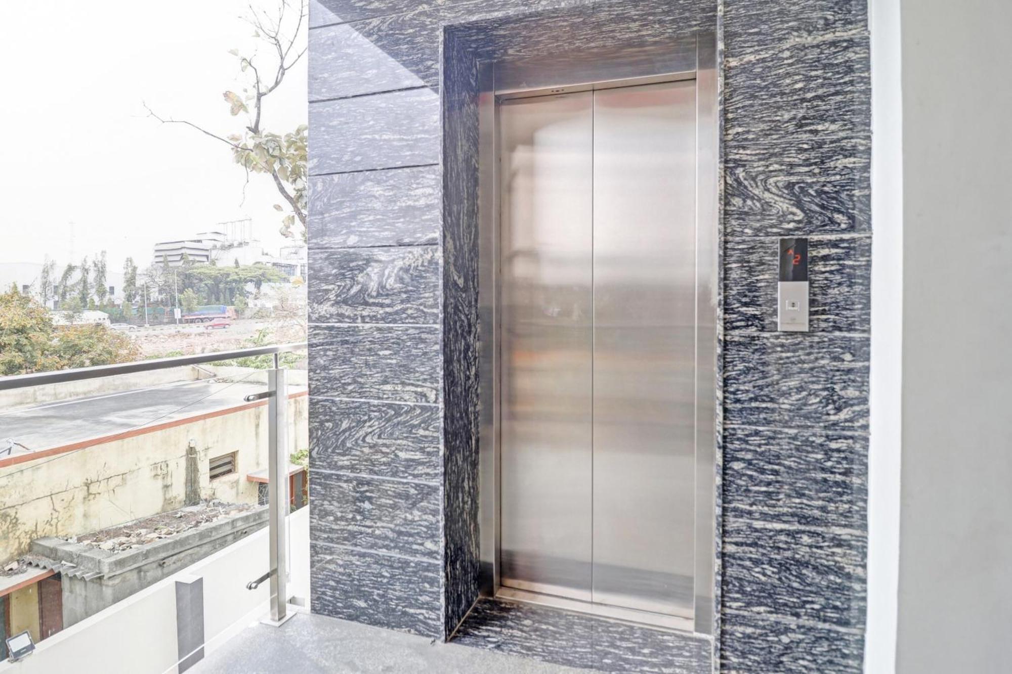 Hotel O Formula Vanivilasa Puram Exterior photo